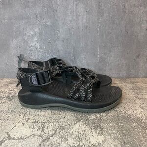 Chaco Black/White Waterproof Sandals KIds sz 2